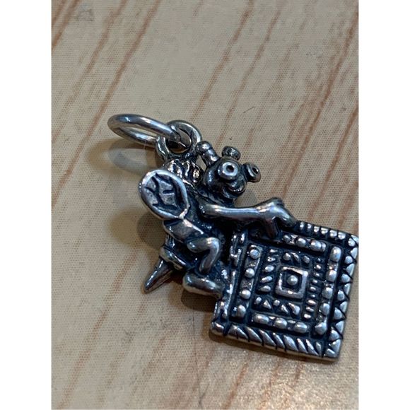 .925 Quilting Bee Sterling Silver Jewelry Charm #sew #quilter - Picture 4 of 4